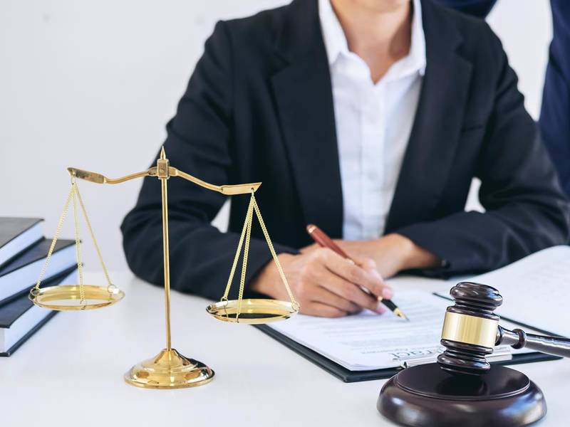 犯人监狱里偷用手机，上海刑事律师视角下的法律剖析与应对