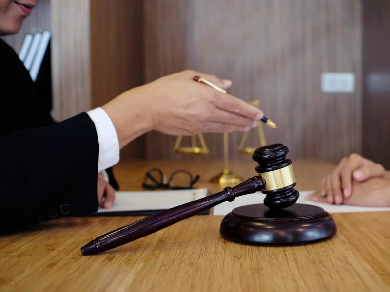 被判刑后党籍处置的多面考量：上海刑事律师视角解析